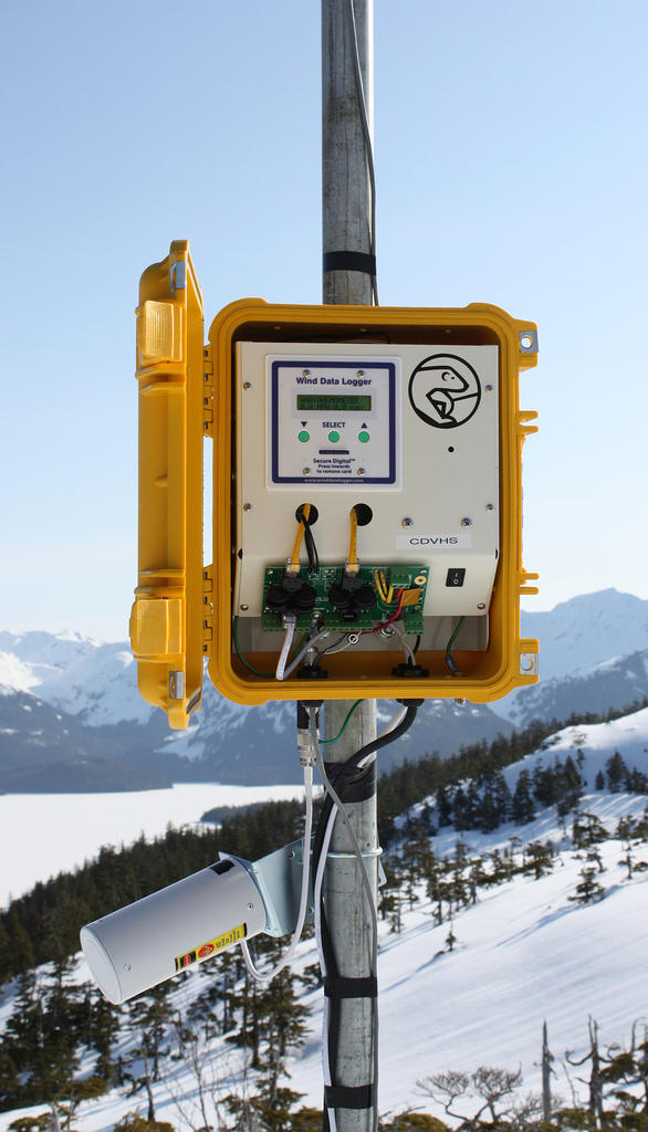 APRS6065: Polar Edition #40R Solar Powered Wind Data Logger Package, Installed in Cordova, AK (With Optional Wireless Antenna)